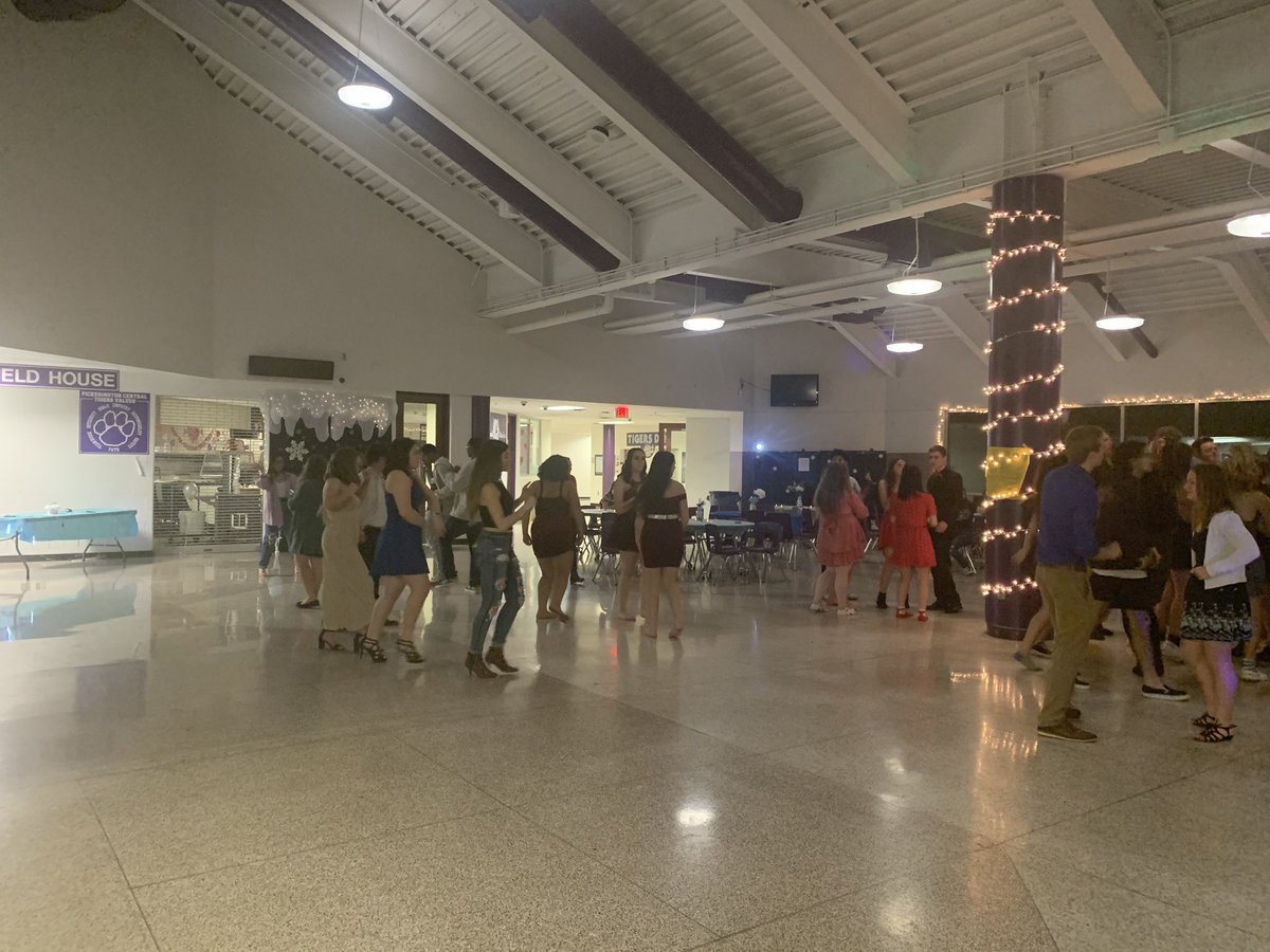 JrClassPHSC's tweet photo. ❄️💙 #WinterDance2020 #PHSC #PickCentral #JuniorClass #PromCommittee #Fundraiser #PLSDProud https://t.co/IGSbvOyefw