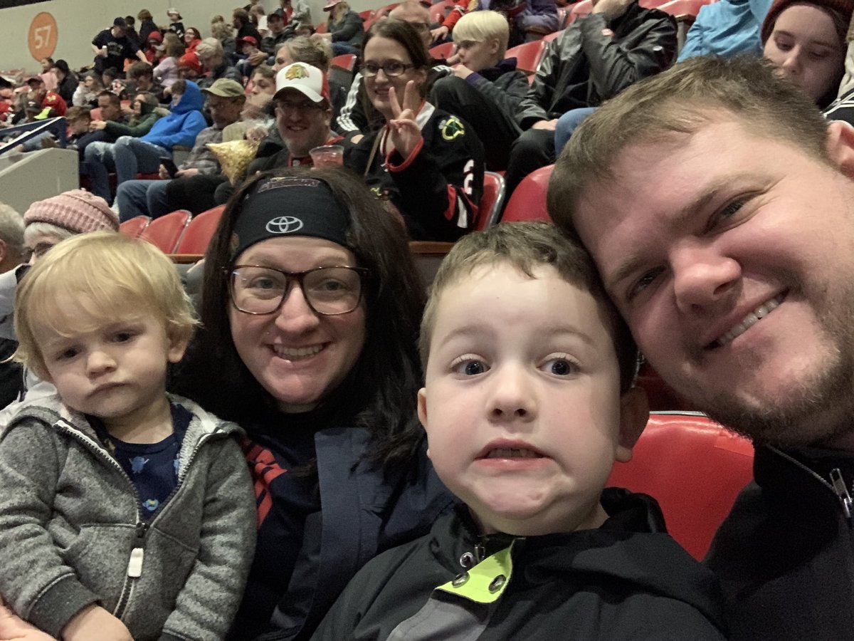 JRoberts622's tweet photo. #hawksfightcancer https://t.co/dQlKjhYgCd