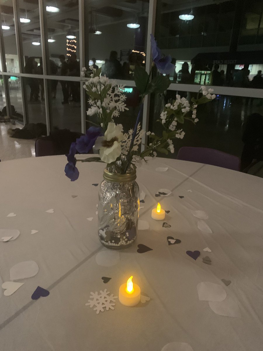 JrClassPHSC's tweet photo. ❄️💙 #WinterDance2020 #PHSC #PickCentral #JuniorClass #PromCommittee #Fundraiser #PLSDProud https://t.co/j7chsBbRQw