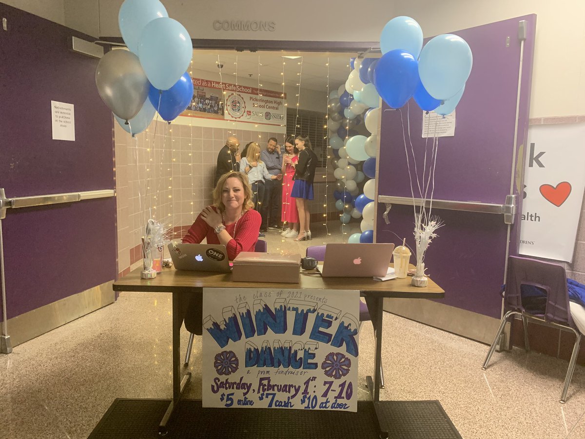 JrClassPHSC's tweet photo. ❄️💙 #WinterDance2020 #PHSC #PickCentral #JuniorClass #PromCommittee #Fundraiser #PLSDProud https://t.co/JKUgzEfLLC