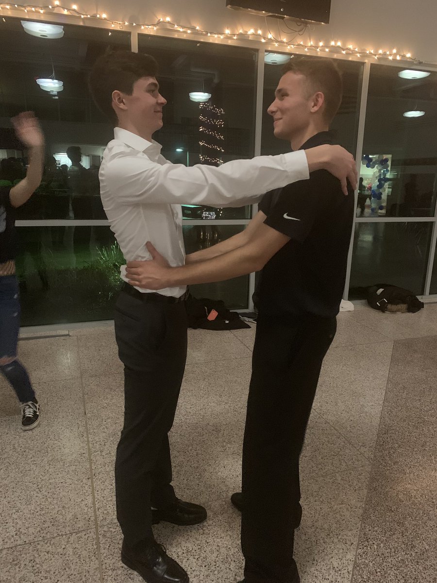 JrClassPHSC's tweet photo. ❄️💙 #WinterDance2020 #PHSC #PickCentral #JuniorClass #PromCommittee #Fundraiser #PLSDProud https://t.co/JKUgzEfLLC