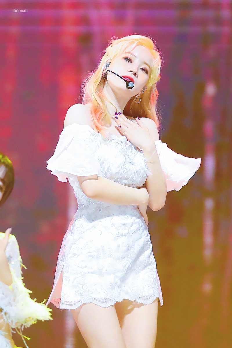 dubmail_com's tweet photo. 200130 #서울가요대상 
#다현 #DAHYUN #ダヒョン 
#트와이스 #TWICE https://t.co/7SHQiGltrU
