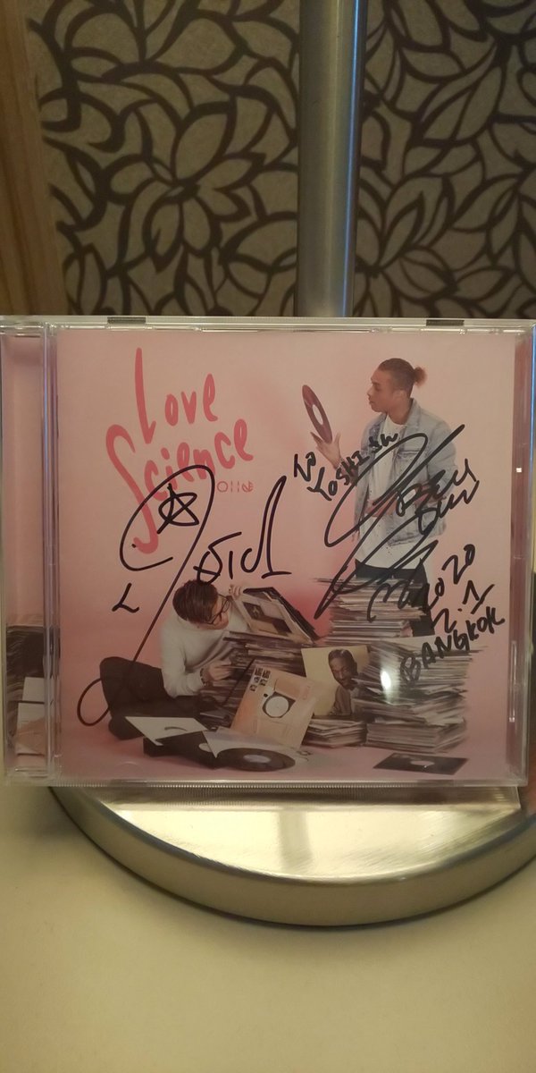 kiraton0518's tweet photo. そういえば昨日ようやくOTO1さんのCD買えた。
去年の11月のライブの時に買いたかったけど物販列途切れなくて買えなかったから今回は物販始まってすぐ買いに行ったww
#OTO1 https://t.co/1cYDKznBwM