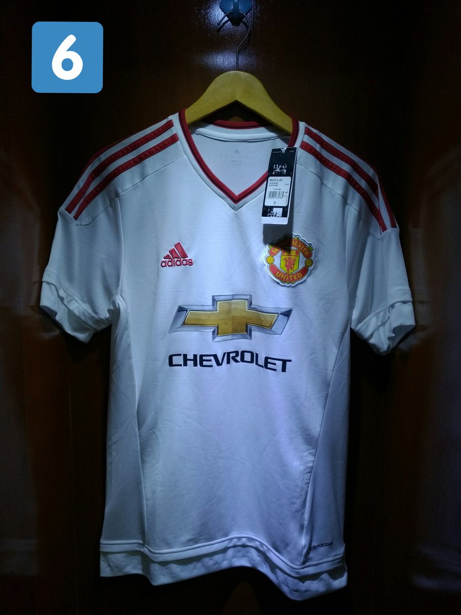 FWDfootballshop's tweet photo. Ingat end bid pkl 21:00 WIB, bid 21:01 sudah dianggap tidak sah. Man Utd masih 0 nih, padahal Jersey juara FA Cup. 🤔🥺
#FFS4 Chelsea Home 2015/16 S : 80k
#FFS5 Chelsea Away 2013/14 S : 50k
#FFS6 Man Utd Away 2015/16 S : 0 https://t.co/BUXazGKhfo