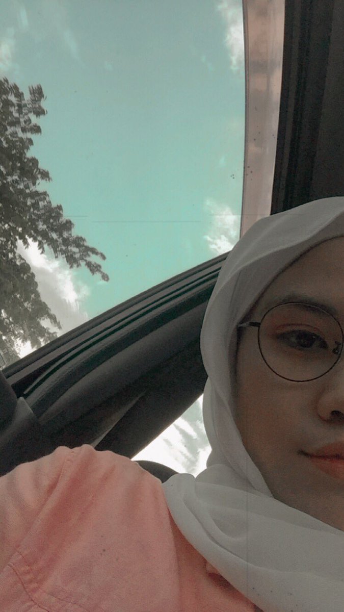 nanajefri98's tweet photo. In love 🌸🌸🌸🌸🌸 https://t.co/sc8AFLbsEq