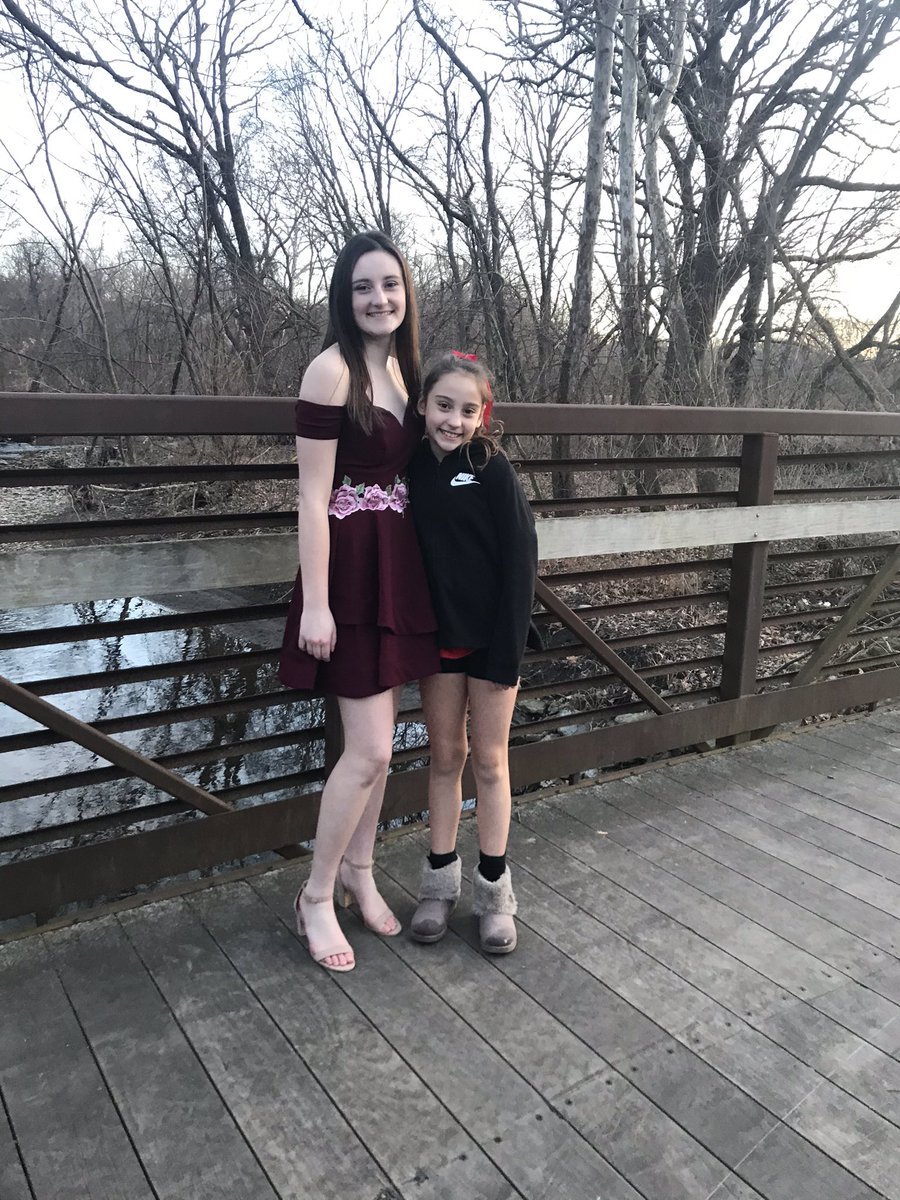 AmyHrabe's tweet photo. Winter Formal #beauties @vb_dad04 https://t.co/eU9PiG1EgY
