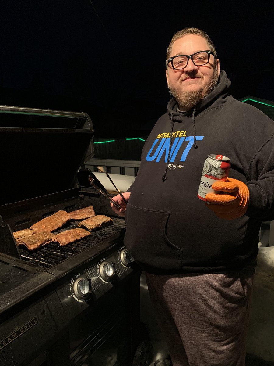 RiderCharm's tweet photo. At it again!!! Ribs we’re sooo good... #Luvee #BBQ #Feb1  ⁦⁦@Prairie_Scot⁩ https://t.co/KxHco9Lnc5