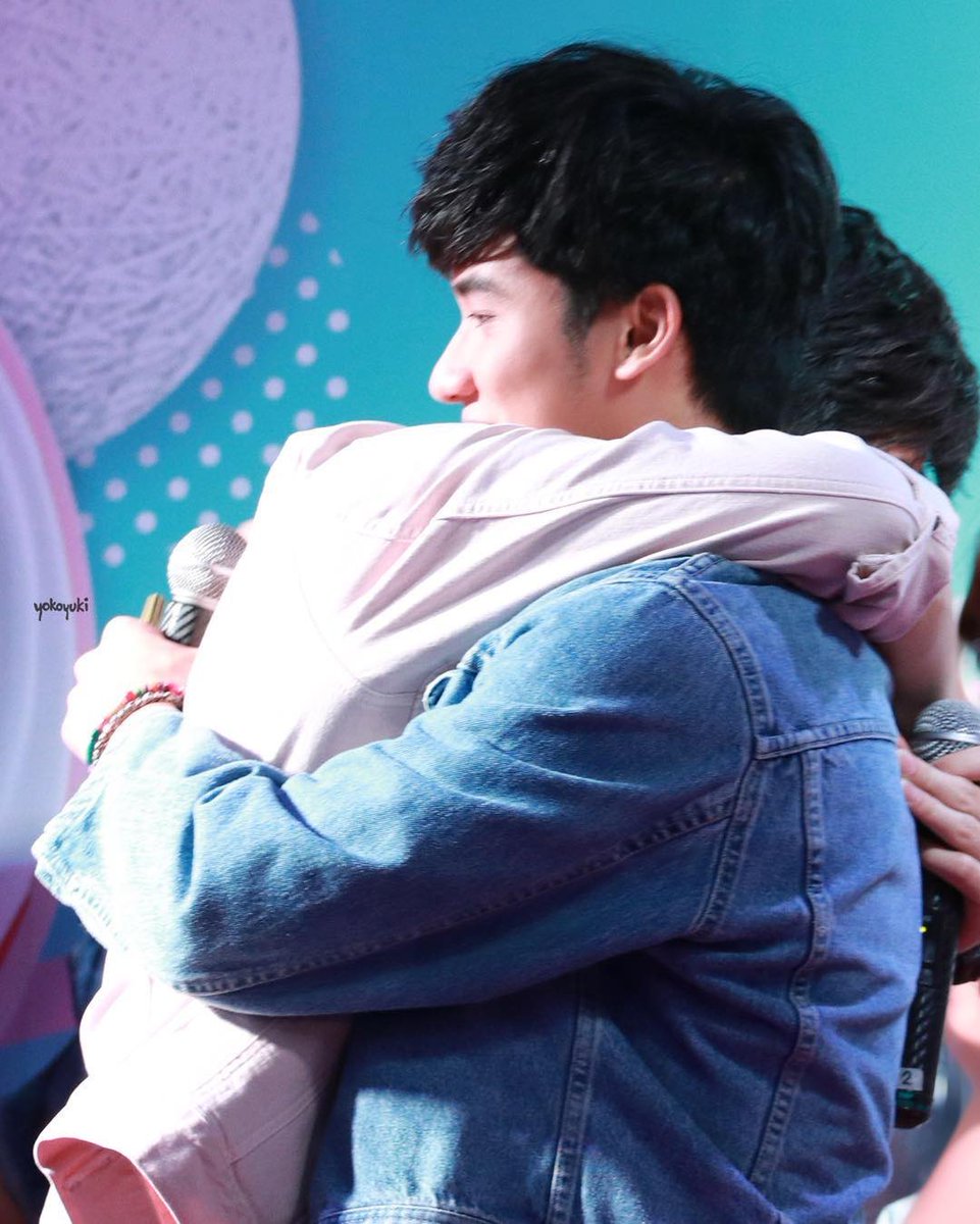 “holding me close untill our eyes meet”  #เตนิว