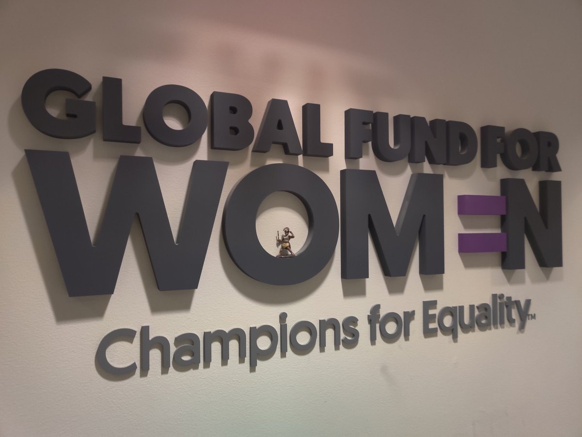 KanyonLlc's tweet photo. @RoamingOhlone visits @GlobalFundWomen in Yelamu and poses for a fun #Photoshoot
#HonorNativeLand
#Ramaytush #RoamingOhlone https://t.co/scrA68GVw1