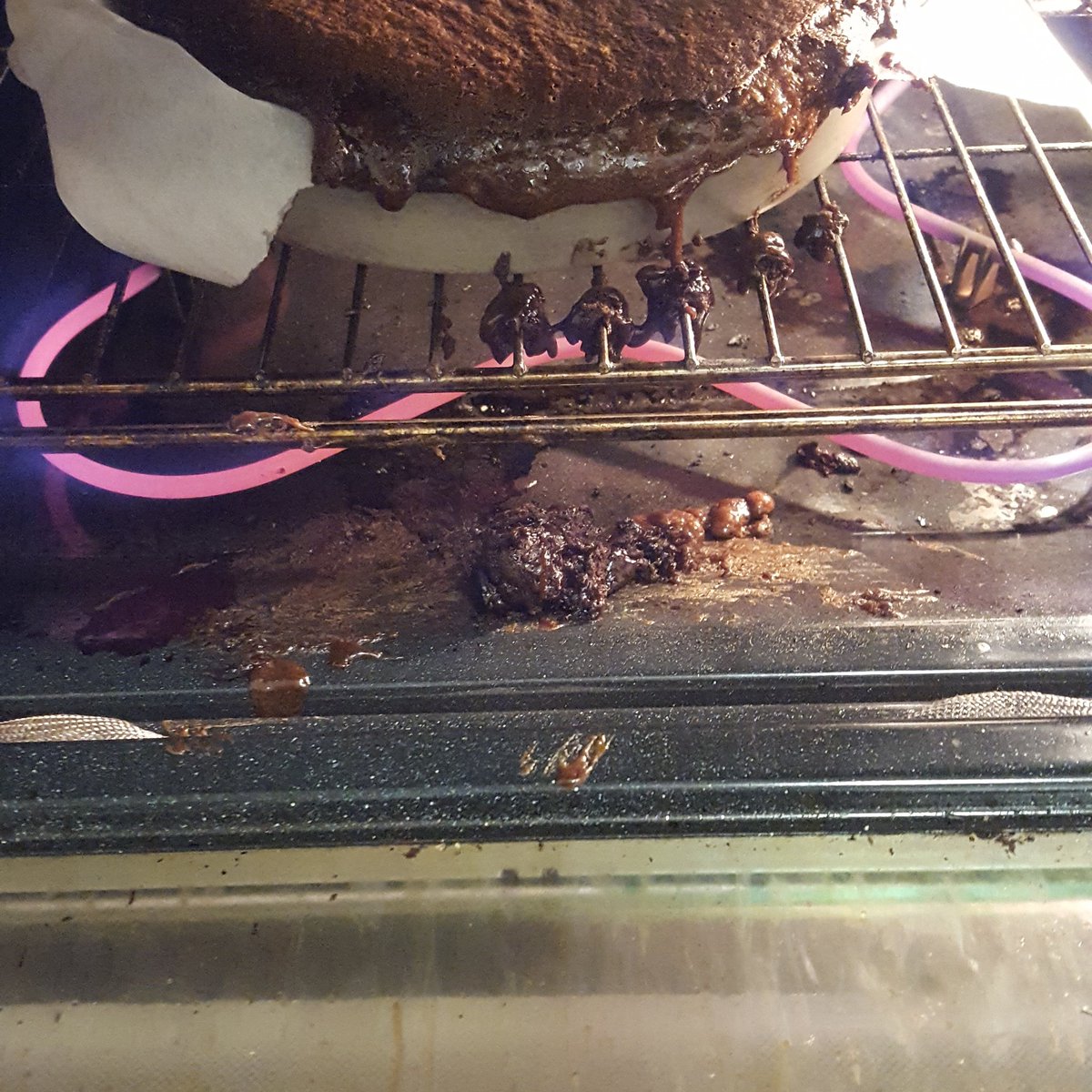 AmandaDeverich's tweet image. Oh no! My cake runneth over! Use wine glass, make cylinder mini cakes.  Post like I meant to do that. @ABoveWill @DavidTamarkin #cook90 #Cook90theDarkSide