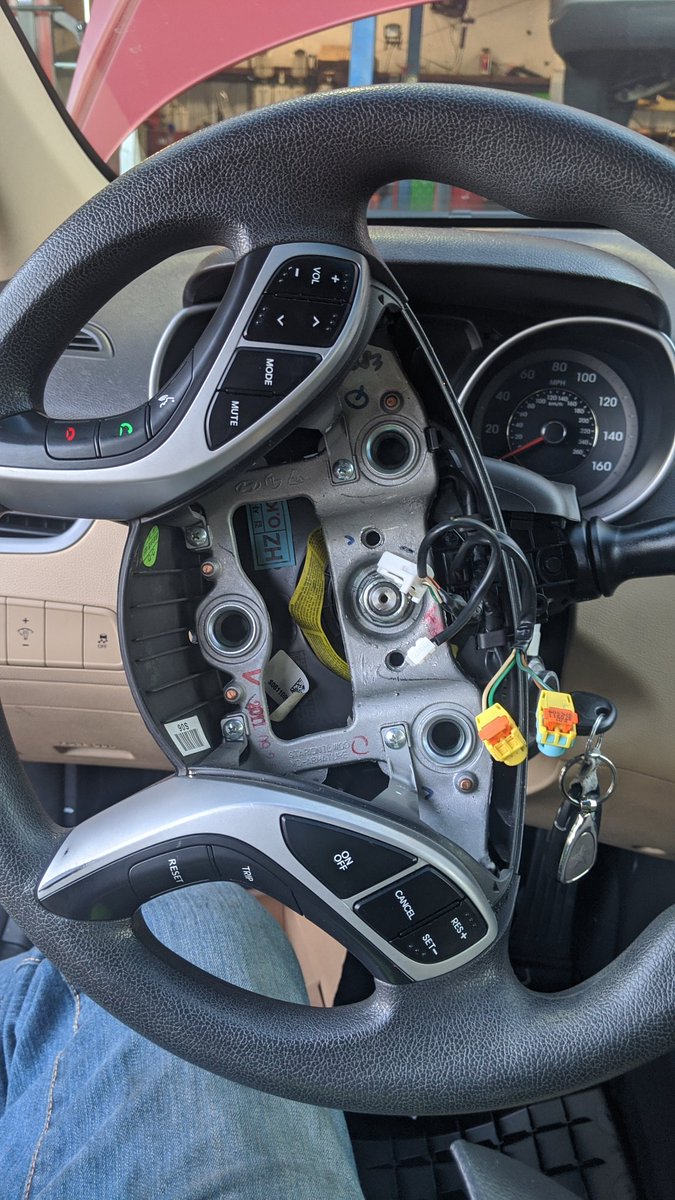 jiautomotive1's tweet photo. #clockspringreplacement #Hyundaiairbaglight #jiautomotive
#localautorepair #affordableautorepair https://t.co/1lIyC0trDn