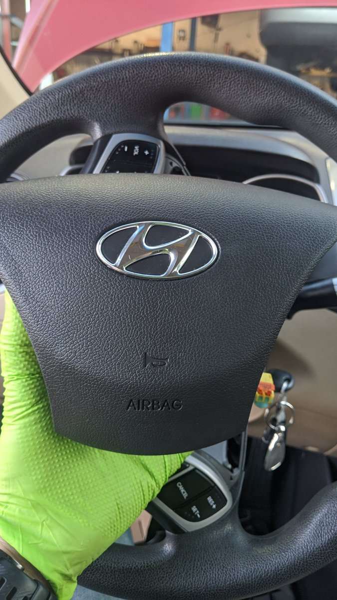 jiautomotive1's tweet photo. #clockspringreplacement #Hyundaiairbaglight #jiautomotive
#localautorepair #affordableautorepair https://t.co/1lIyC0trDn