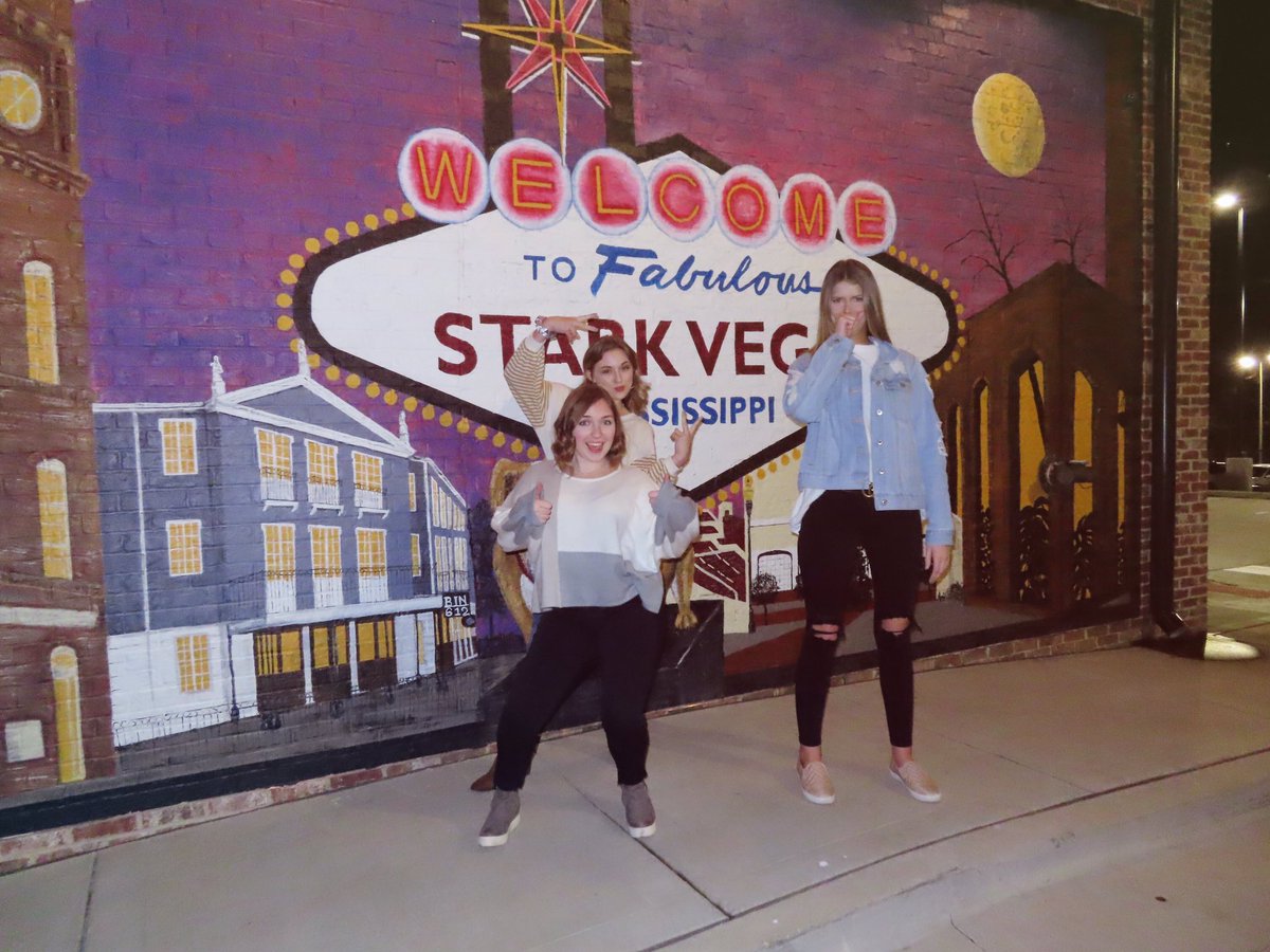 mallorynbledsoe's tweet photo. Girls’ night in Starkvegas 🤩 https://t.co/308HJvbeaB