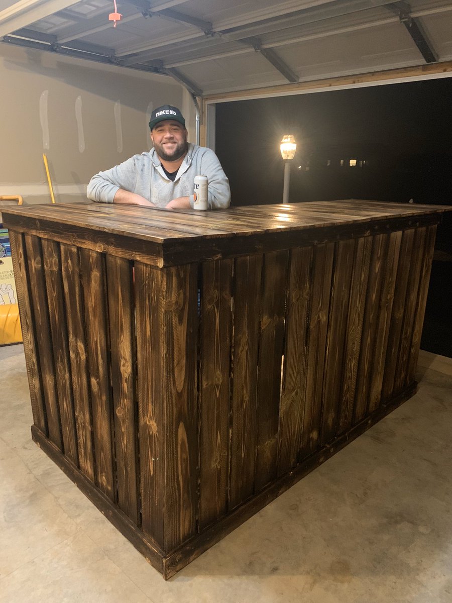 ZLuNz07's tweet photo. Thank you to my beautiful wife @DanielleLunsMK for a amazing gift for my man cave! #VeryThankful https://t.co/wJwh1ubenl
