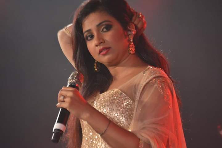 SonaSsg's tweet photo. Morning glamed up! ♥
@shreyaghoshal Good Morning sunshine! Sharing some amazing moments from ur #SAConcert! Just few days to go for the musical celebration with symphony Orchestra in #SA.♥ Have a great celebration in ahead.. https://t.co/rWrrFgjjBN