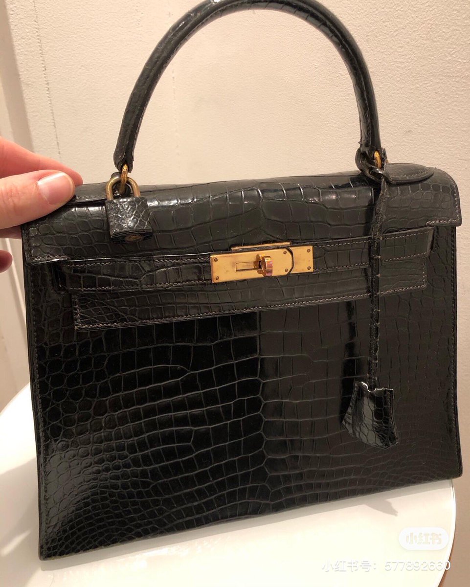 VINTAGEPARISFR's tweet photo. ✨Hello, Hermes Kelly 28 #crocodile 😊 Available 12000€ #hermesbag #weekenderbag #birkinbag #hermesvintage #vintageparis #fashionweek #paris #pursebop #boptalk #hermesworld #vintagehermes #hermescollector #vintageparis #hermeslover #kelly #kellybag #newyork #losangeles https://t.co/et3MiBoFAR