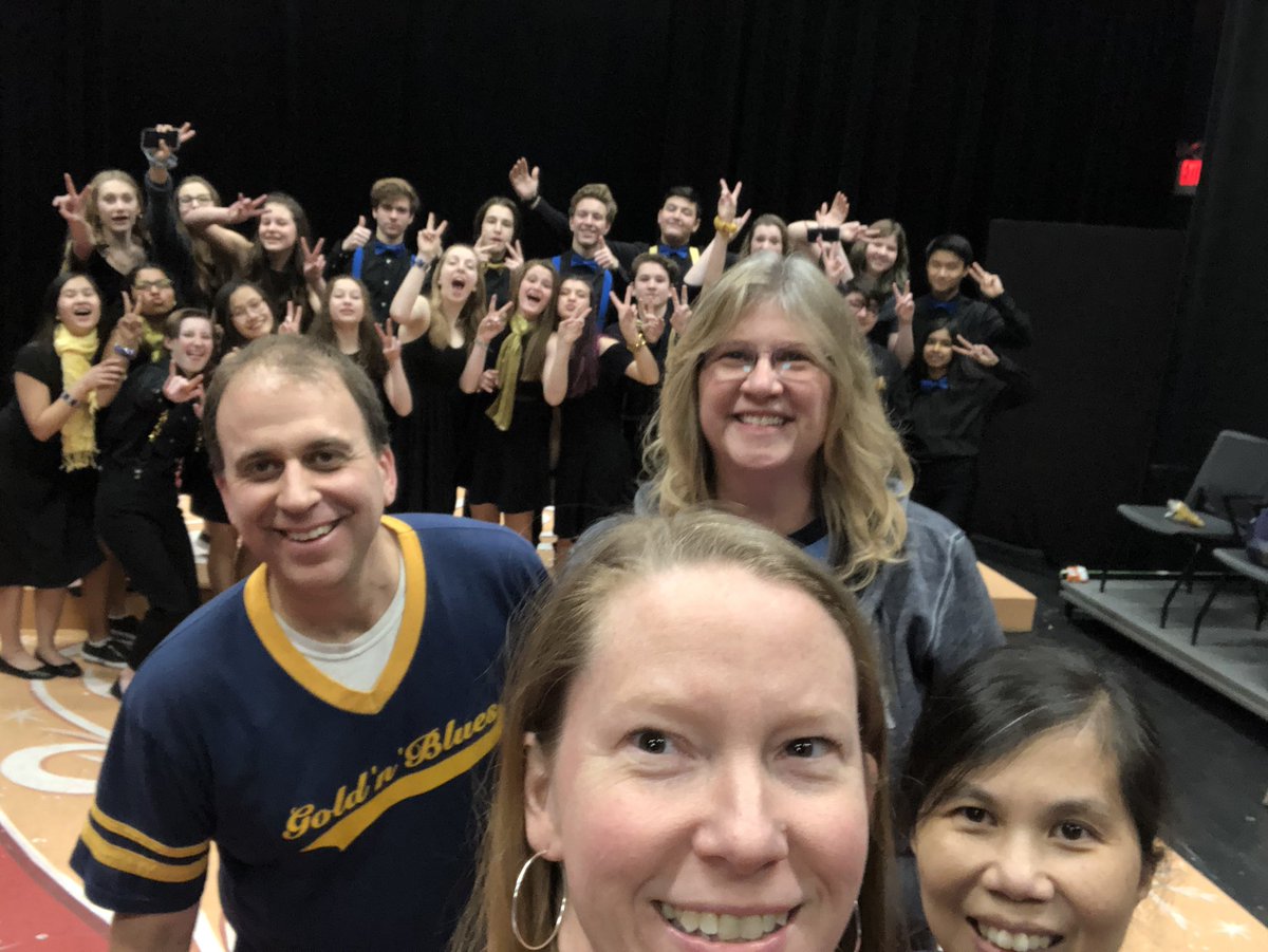ColSnyder's tweet image. Had a blast with @TamGoldnBlues at #ichsa Thank you @varsityvocals for having us!  #cbsd @CBTamanendMS #acappella
