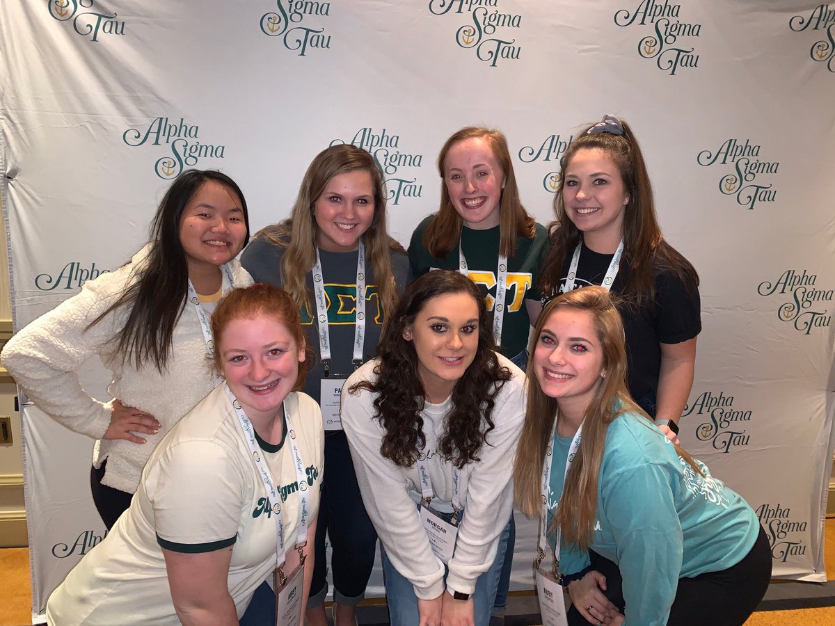 GaudreauMN's tweet photo. Angels were watching over my baby and her friends this weekend. Abby was at a leadership conference with a few sorority sisters in Indianapolis when their Uber was t-boned. Everyone is ok but bruised. https://t.co/etZK5A4i1L