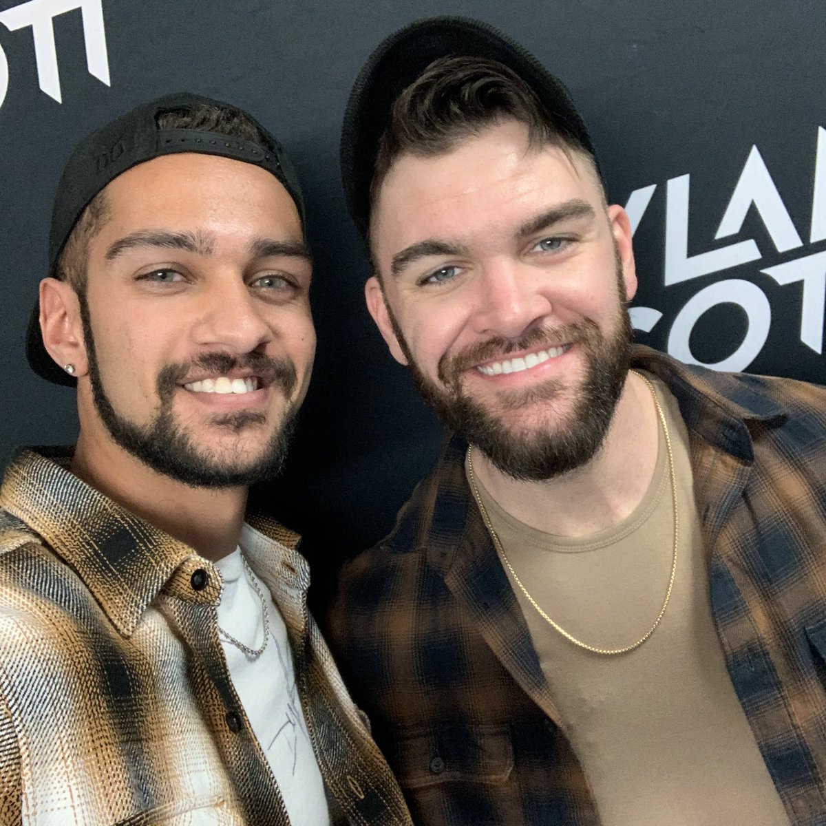 JD_CBVH's tweet image. Not only did i get to meet the greatest Country artist of all time @DylanScottCntry but he remembered me from last year and there are no words to describe how i feel right now...
