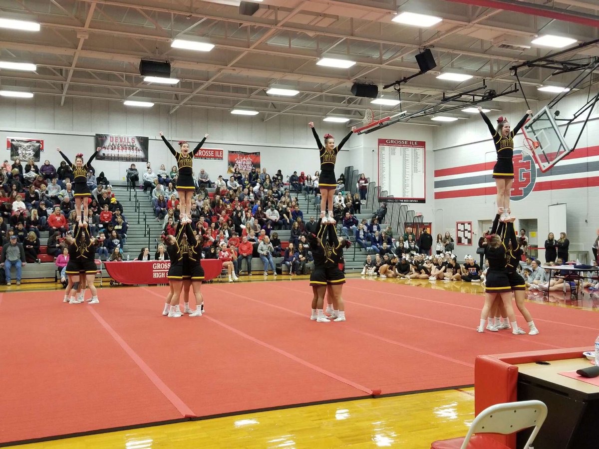 Riverview Varsity Cheer tweet media