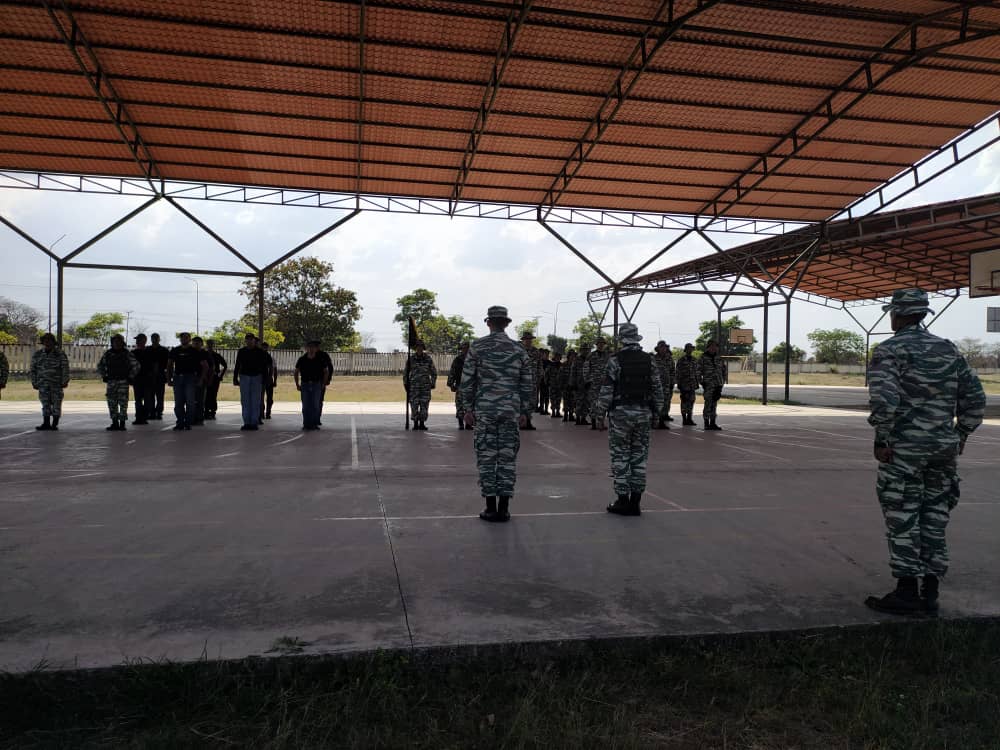 BMTEG1's tweet photo. Acto de Ascenso de los Infantes de Milicia del BMTEG "GCG".
"Fuego, Golpe y Maniobra Rápida para Desgastar y Aniquilar al Enemigo"
@ADI_Tacarigua 
@DRMMREDICentral 
@miliciavalencia 
@BernalManuelG 
@NicolasMaduro 
@vladimirpadrino 
@CeballosIchaso 
@dcabellor https://t.co/VPCWxDCPvj