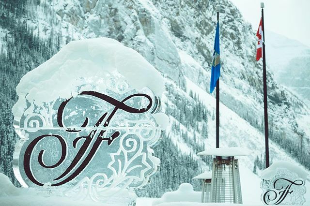 BOnyszko's tweet photo. One of my favourite hotels in the world (that I’ve had the privilege to visit anyway.  Little winter wonderland out there. https://t.co/Xml23qfQ0a https://t.co/PPGxQ0HkCh