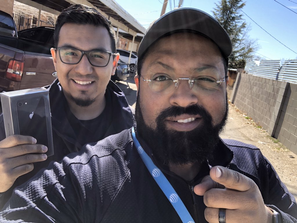 Out here delivering phones for <a href="/portilloooooooo/">Jaime Portillo</a>  ON THE SPOT!! SAME DAY SWAG!! #westX  #SWAT #attemployee #ihxwest #IHXroads
