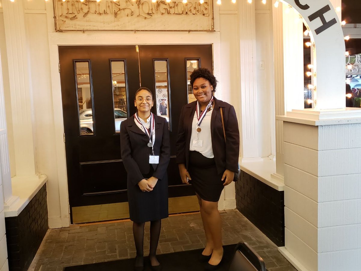 SkeeterHOSA's tweet photo. HOSA@MHS, thank you for a fantastic weekend!  Here are the AREA 3 SLC Results:  "Life Support Skills" - 1st Hunter Gilmore (not pictured), 2nd Kayla Trujillo, 3rd Christayvia Edwards  "Sports Medicine" - 1st Juliet Ibeke, 3rd Lesly Castruita @CTE_MISD @MesquiteHS https://t.co/k89VJ0RF2J