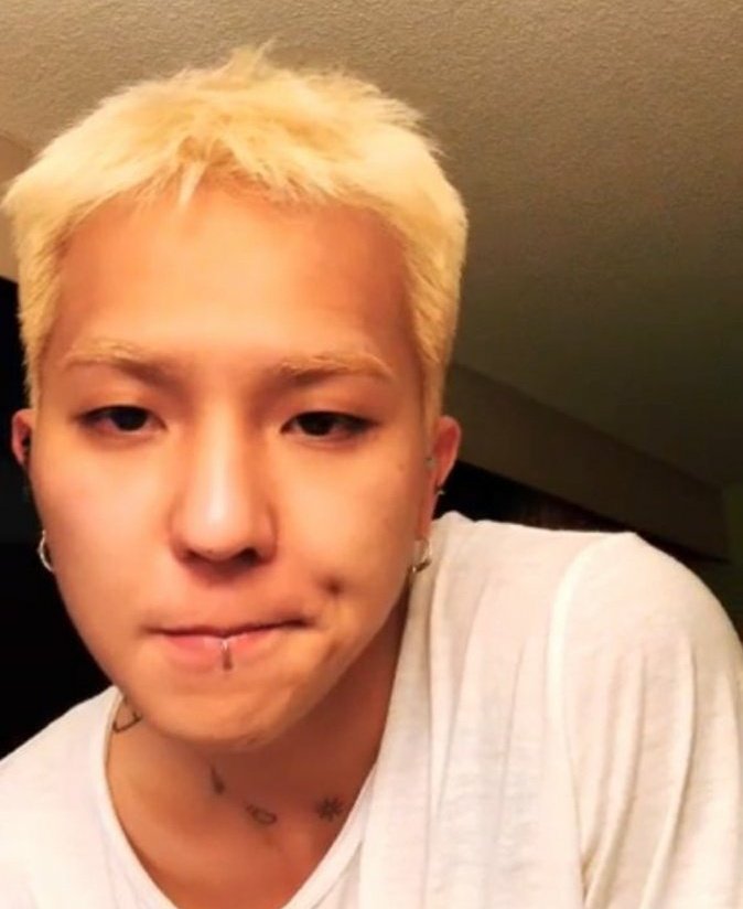 the power blonde and browless mino holds