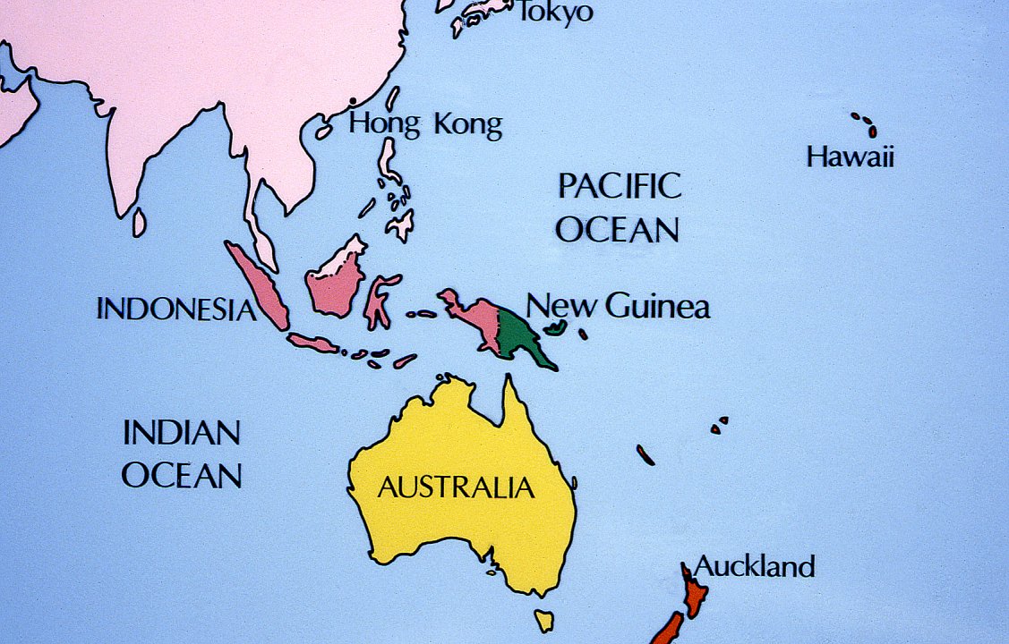 Остров новая гвинея на карте океанов. Новая Гвинея на карте. Остров Папуа новая Гвинея на карте.