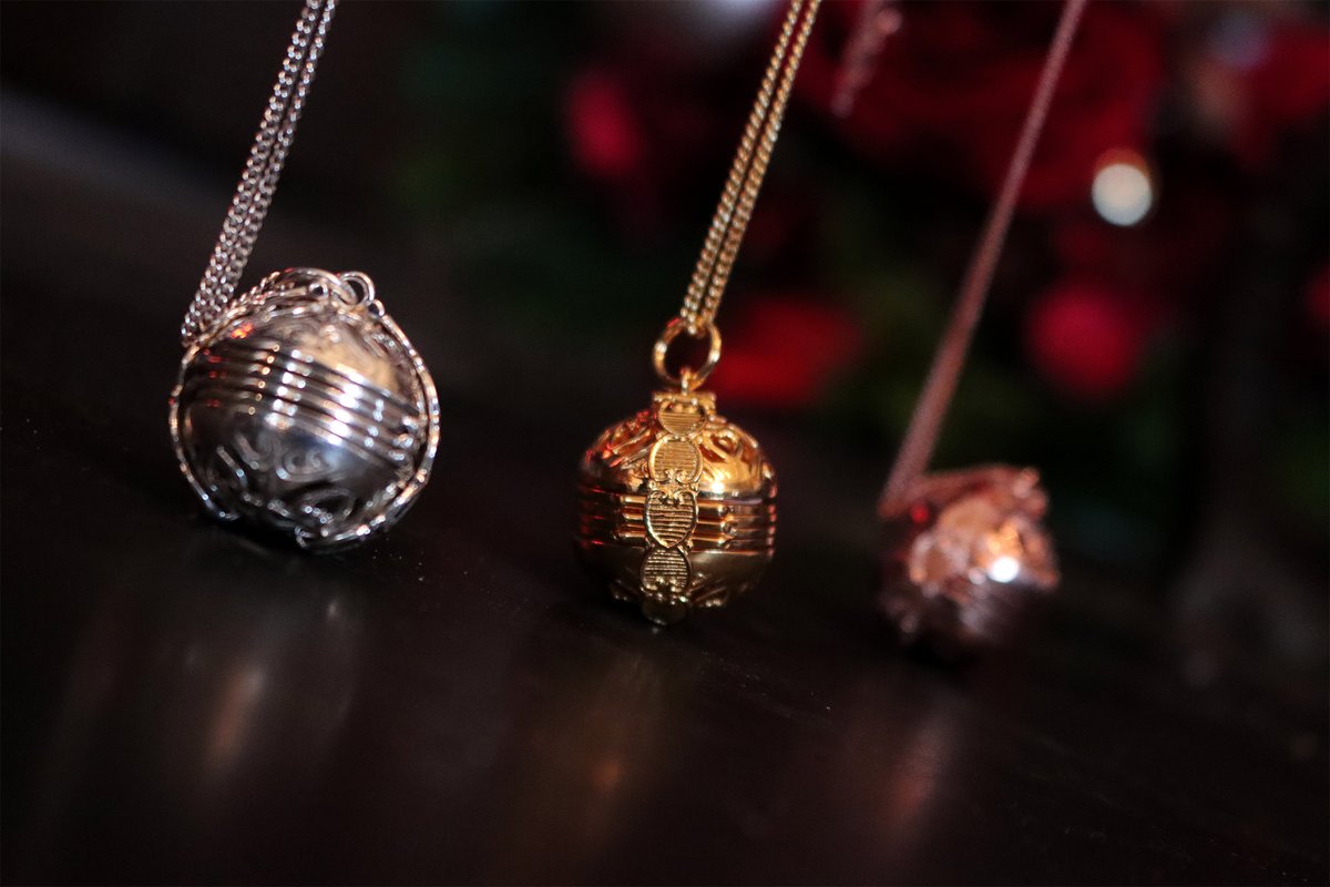 _CoventGarden's tweet photo. #CoventGardens #Shops #London Visit #Lilyblanche.com for this fantastic #Jewellery #Locket #TheMemoryKeeperLocket #MemoryKeeperLocket for more info from @LILY_BLANCHE
#Jewellery #Jewellers https://t.co/TK9qQTTK0z
