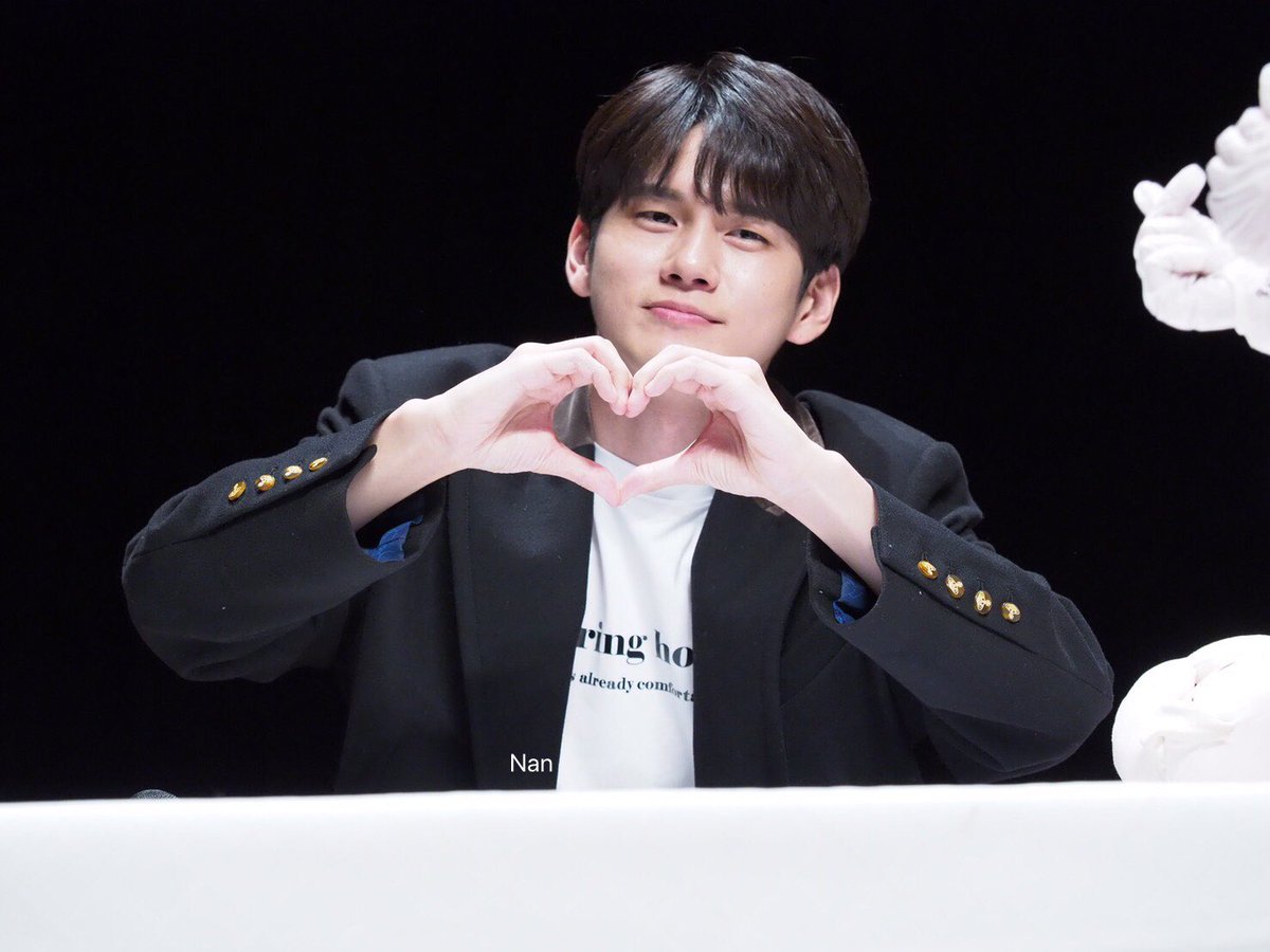 nans_supawadee's tweet photo. Tsh fansign #ONGSEONGWU #옹성우 #องซองอู https://t.co/8q47f4cMHs