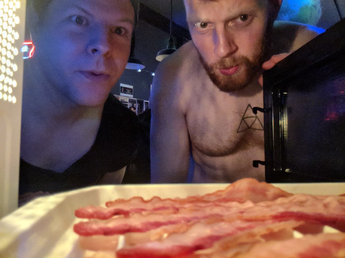 pup_bolt's tweet photo. It's a bacon at a drag show kinda night #baconstrip https://t.co/Giml9dCNfo
