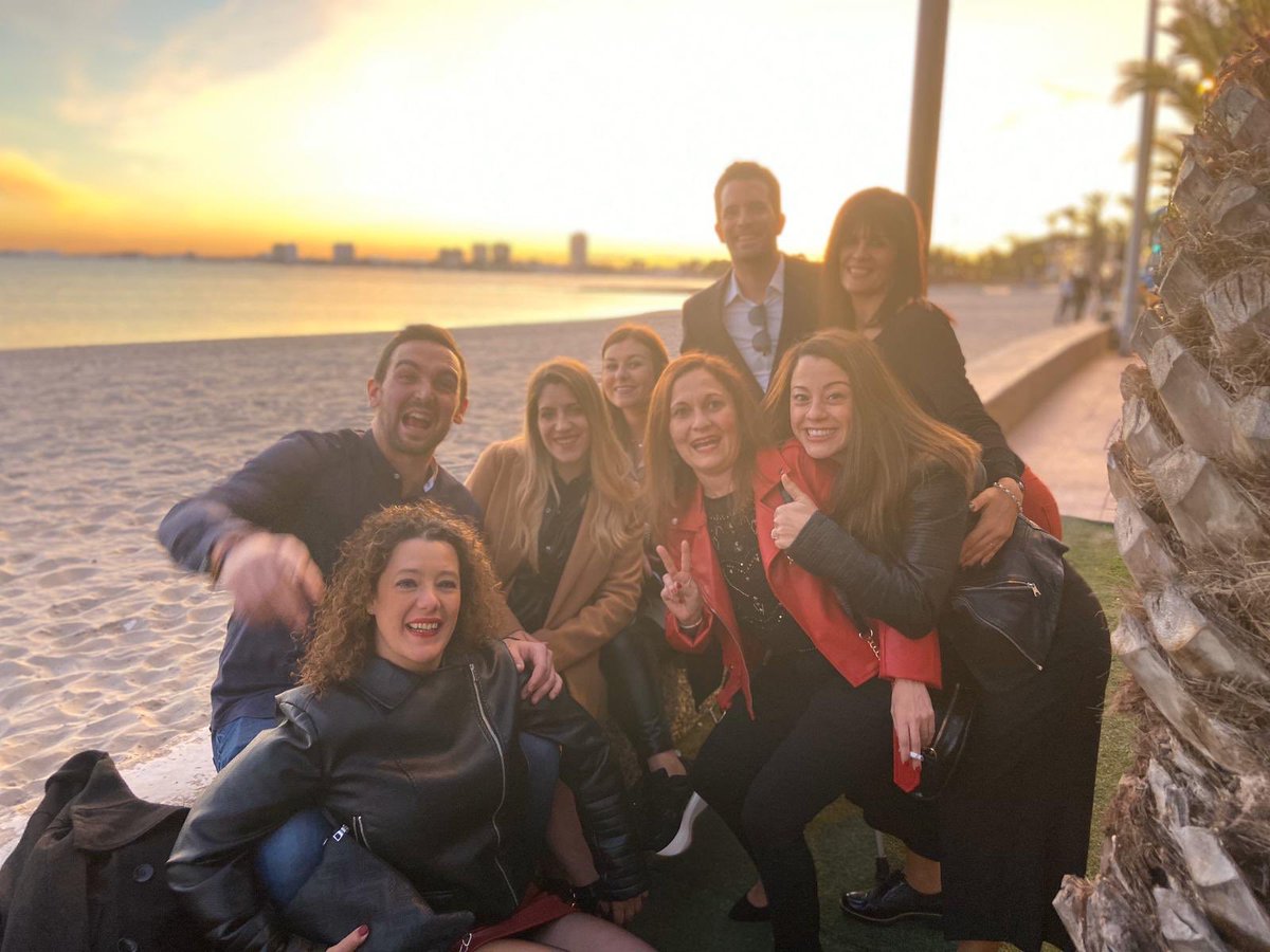 kike_siscar's tweet photo. Ayer celebrando con los compañeros de One Telecom el Récord Mundial de Lineas activadas en un mes. El récord lo dejamos en 5408 en un mes...una pasada. Quien quiera que lo supere 😜💪🏼📱 #onetelecom #grupocaliche #record #restaurantevenezuela #bastillalopagan #grandia https://t.co/lKIzajnYW8