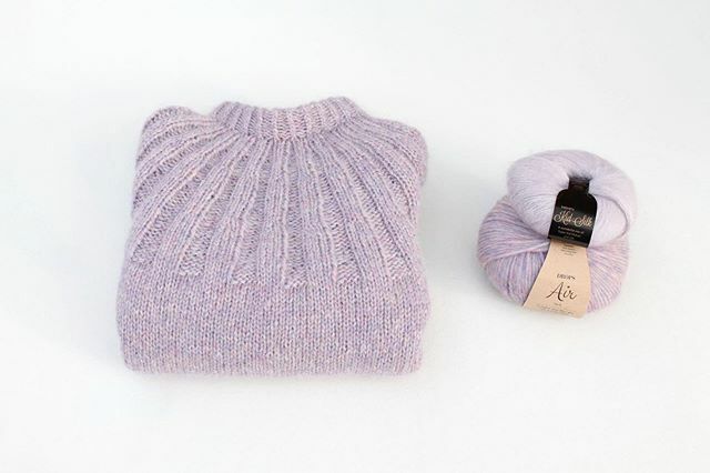 matemocrafts's tweet photo. Después de terminar el #SundaySweater todavía me quedan algunos ovillos de #DropsAir y #DropsKidSilk para seguir tejiendo cosas bonitas 🌚🙌🏻⚡️
.
.
.
#petiteknit #dropsdesign #dropsfan #loveknitting #basquecrocheters #basqueknitters #matemocrafts #twitter https://t.co/th0rdZKTAZ https://t.co/A8yYAgyBds