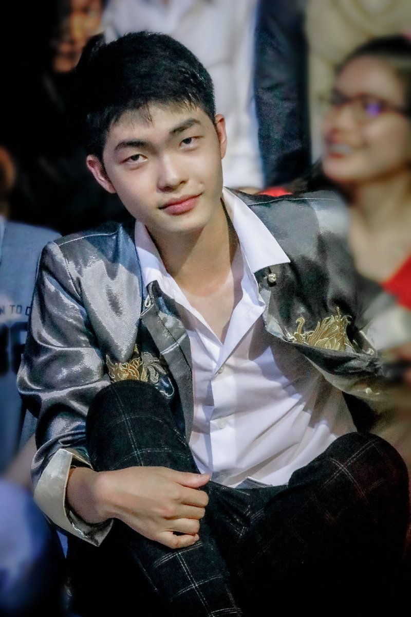 micmacatom's tweet photo. 📸มองผ่านเลนส์ก่อนกดชัตเตอร�� จัดองค์ประกอบภาพให้ลงตัว แต่อีกสิ่งหนึ่งที่ถูกถ่ายทอดผ่านรูปถ่าย คือความรู้สึกที่เกิดขึ้นตรงหน้า ณ เวลานั้น💙😊💙 #ตกลงฉันอินในการถ่ายภาพหรือองค์ประกอบในภาพกันแน่🤭
.
#Foolstep @TwinMic
#foolstepband #twin_micmac
#micsethanun #mac_supanut https://t.co/cRg4wqDstB