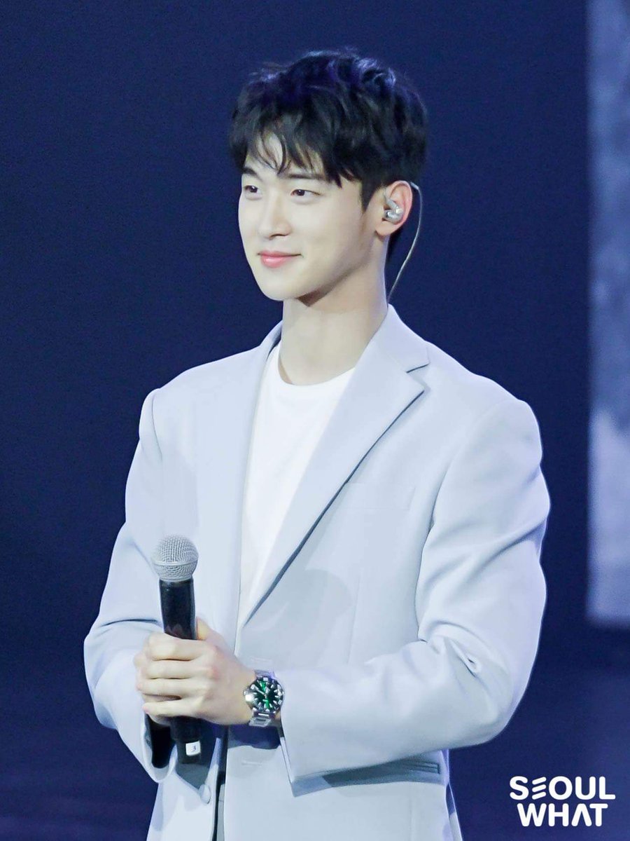 seoul what 페이스북  #장동윤
m.facebook.com/photo.php?fbid…