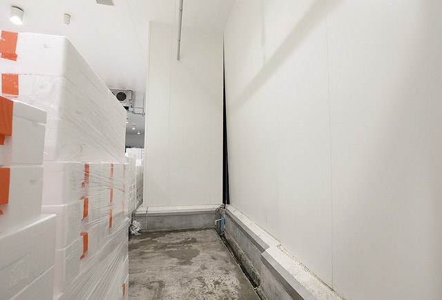 Povertyjavelin ニュー速民さん 豊洲の画像を武漢病院の内装と騙され馬鹿にしてしまう T Co U2ija9jq7c ネトウヨ怒りのアニメ鑑賞