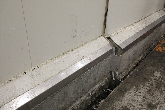 Povertyjavelin ニュー速民さん 豊洲の画像を武漢病院の内装と騙され馬鹿にしてしまう T Co U2ija9jq7c ネトウヨ怒りのアニメ鑑賞