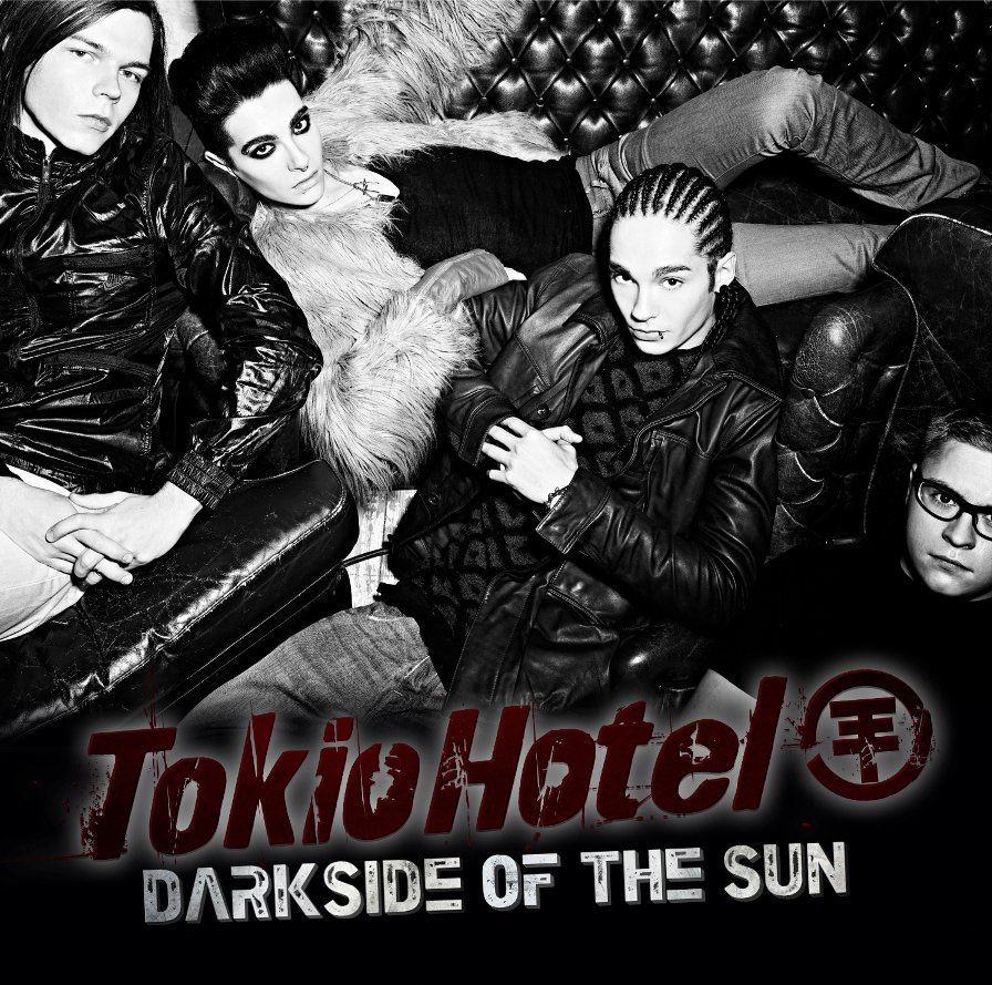 tbtokiohotel's tweet photo. 02.02.2011: @tokiohotel #dsots album release, JP https://t.co/w8hs8dxiXL