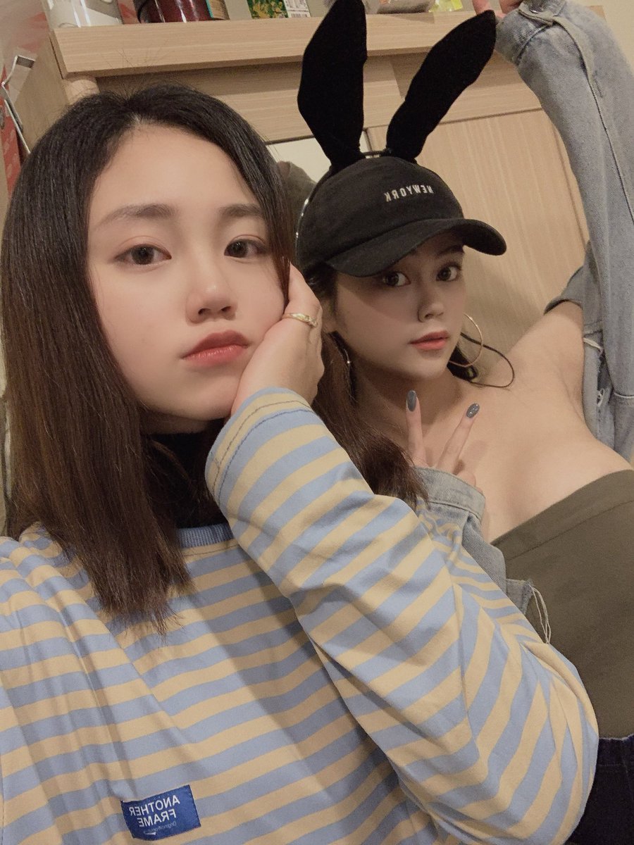 左邊表妹，右邊是我❤️ https://t.co/faaFNzC3OE