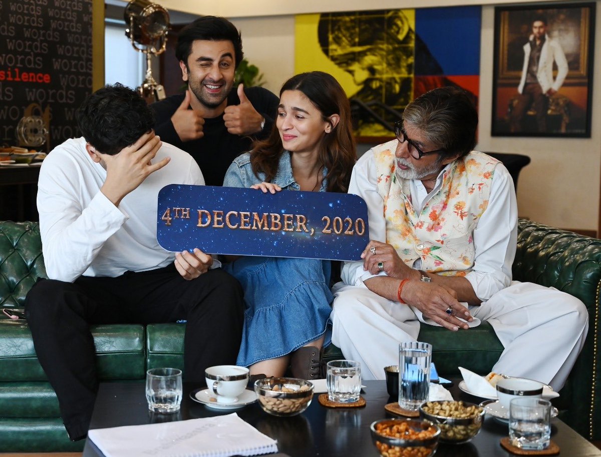 SAVE THE DATE..
'04-12-2020' #Brahmastra 

@SrBachchan ❤️😍😘😘🙏
@aliaa08 #RanbirKapoor #AyanMukherjee @Roymouni @iamnagarjuna 

Waiting Eagerly for another Blockbuster Movie of our SHAHENSHAH 👑❤️ after #gulabositabo #chehre & #jhund ✌️👏😍❤️