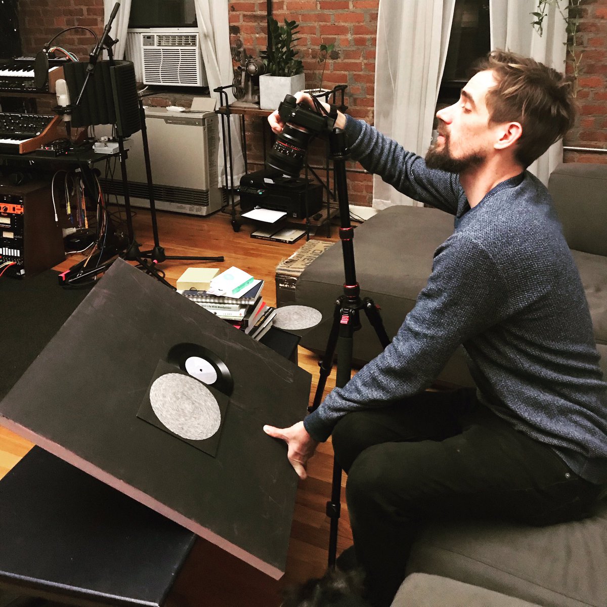 I should probably be helping him but this was too good to resist. The reality of muscle cramps causes muscle cramps, stiff necks, and late nights. #indiemusic #diymusic #brooklynmusic #indievinyl #sonya7ii