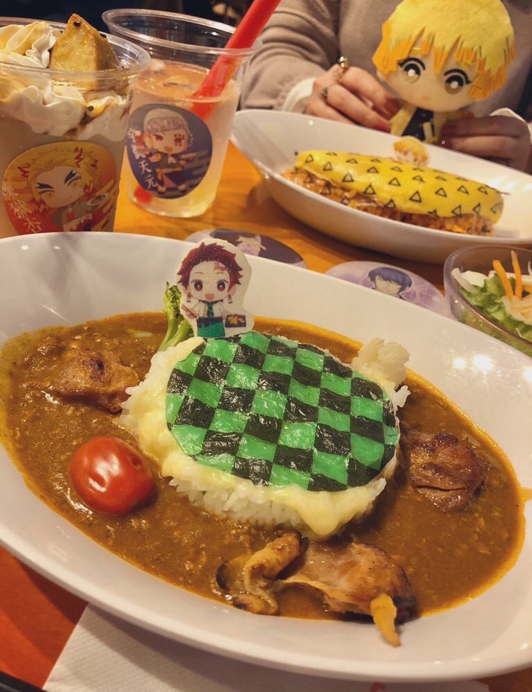 (スイパラ行った写真を上げ直しスミマセン)
美味しかった料理と、くろちゃんから貰ったグッズと、楽しい時間、プライスレスでした? 