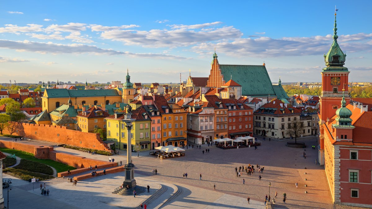 LASFlyCheap's tweet image. ✈️ Las Vegas (LAS) to Warsaw (WAW) for only $660 (USD) roundtrip 💸 
 8 live dates on Adventure Machine - get the app on iOS or Android