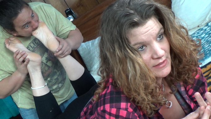 Size 13 Mouth-Stretchers  Staci Poteat is 6'2" with size 13's that'll stretch your lips and lock your