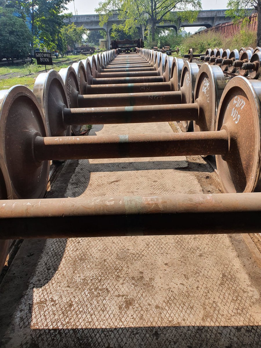 The_Welkin's tweet photo. #WorkPlaceTwitter 🛤🚃 https://t.co/ua5JenHVlF
