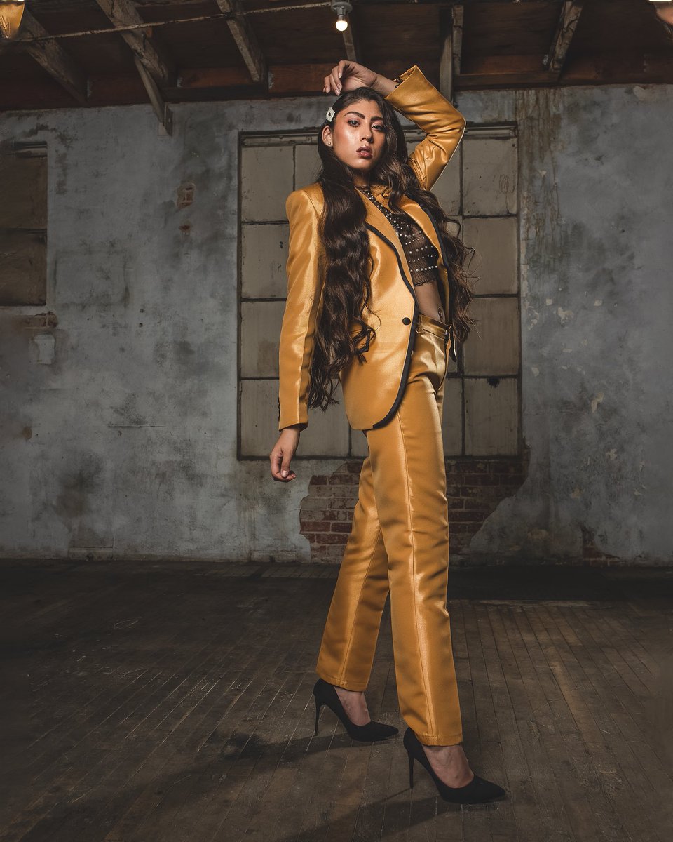 PBCollection's tweet image. it’s all purple and gold on this side #rip #ripthegoat