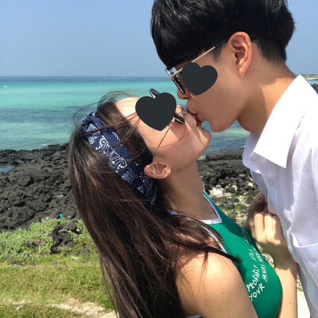 27.ene;

—Después del viaje desde California con su familia, todos llegan al lugar donde se hospedarían durante sus vacaciones en Bali. Aprovechan la mañana para reunirse y dar todas las recomendaciones a sus hijos e invitados, acordar itinerarios, organizar los +