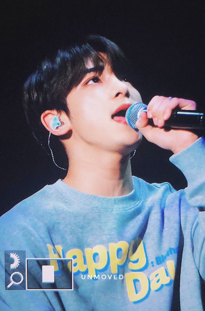 unmoved_1207's tweet photo. 200202 HAPPY DAY

#한결 #이한결 https://t.co/QClfQ5bay5